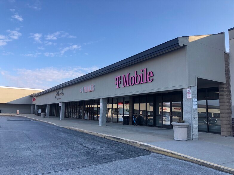 More Photos Of 11-65 E Marketview Dr, Champaign Unknown For Lease