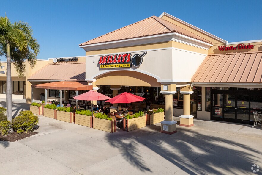 More Photos Of 13300 S Cleveland Ave, Fort Myers Freestanding For Lease