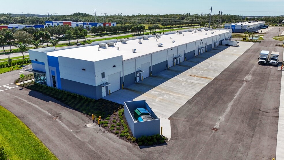 More Photos Of 16200 Ben Hill Griffin Pky, Fort Myers Unknown For Lease