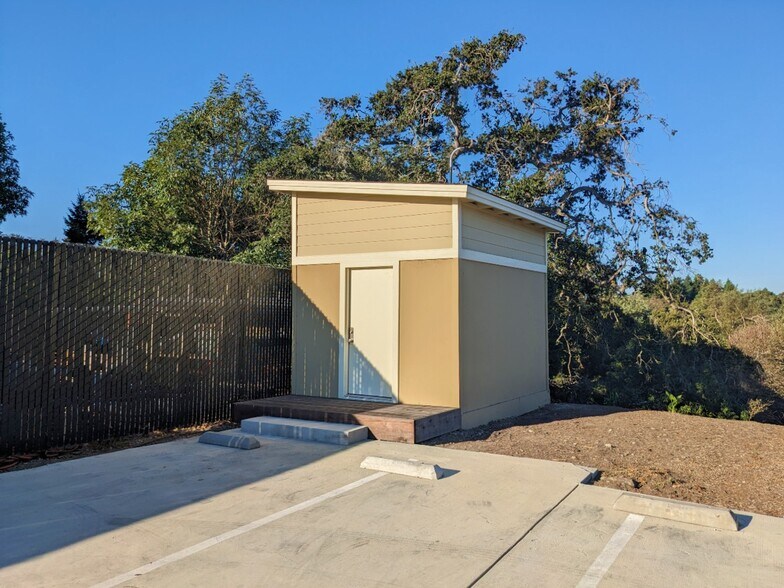 More Photos Of 6892-6898 Soquel Ave, Santa Cruz Freestanding For Lease