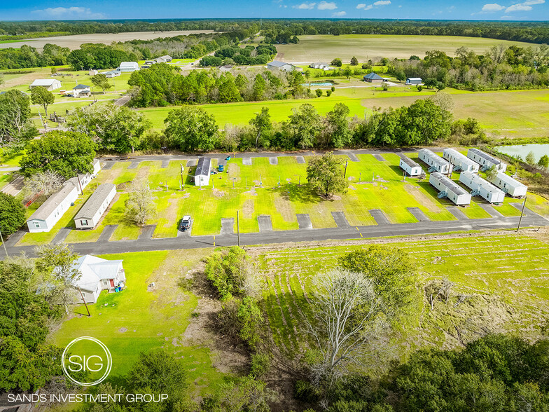 Primary Photo Of 109 Bobbie ln, Sunset Land For Sale