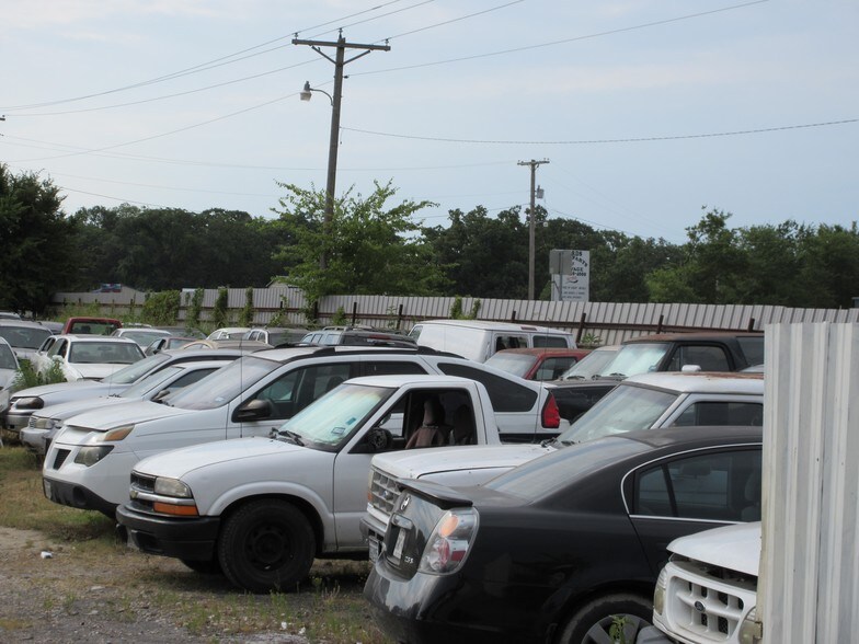 More Photos Of 2211 State Highway 69 S, Greenville Auto Repair For Lease
