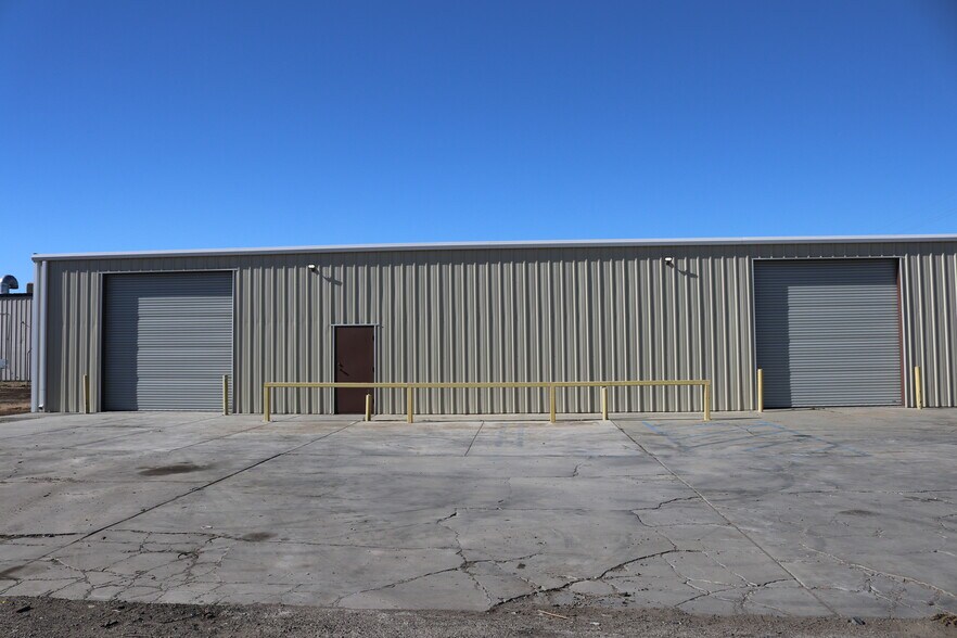 More Photos Of 17265 Darwin Ave, Hesperia Service For Lease