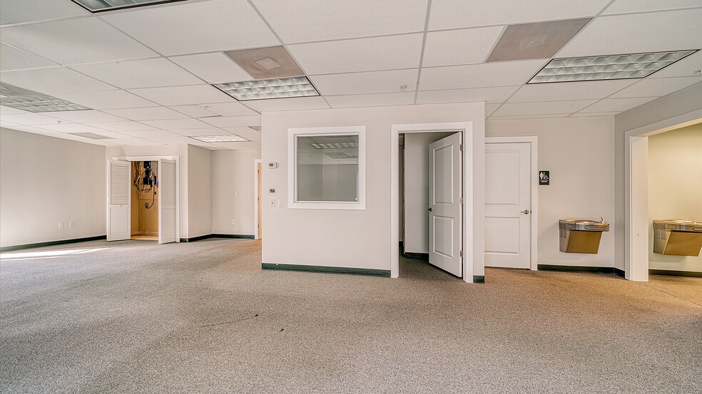 More Photos Of 7316-7320 Delainey Ct E, Sarasota Office Residential For Sale