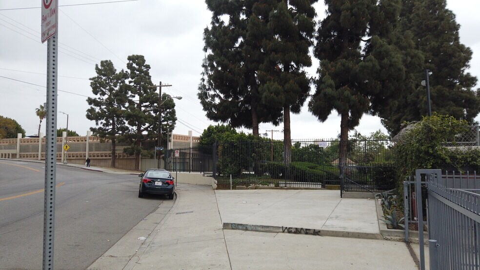 More Photos Of 1065 W Sunset Blvd, Los Angeles Storefront Retail Office For Lease