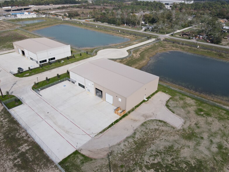 More Photos Of 7608 Gateway Blvd, Baytown Unknown For Lease