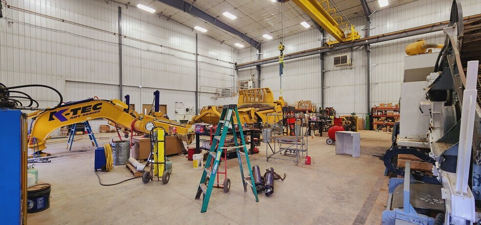 More Photos Of 860 35th Ave E, Dickinson Warehouse For Sale