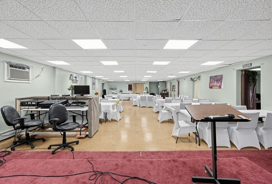 More Photos Of 1110 Coles Mill Rd, Williamstown Specialty For Sale