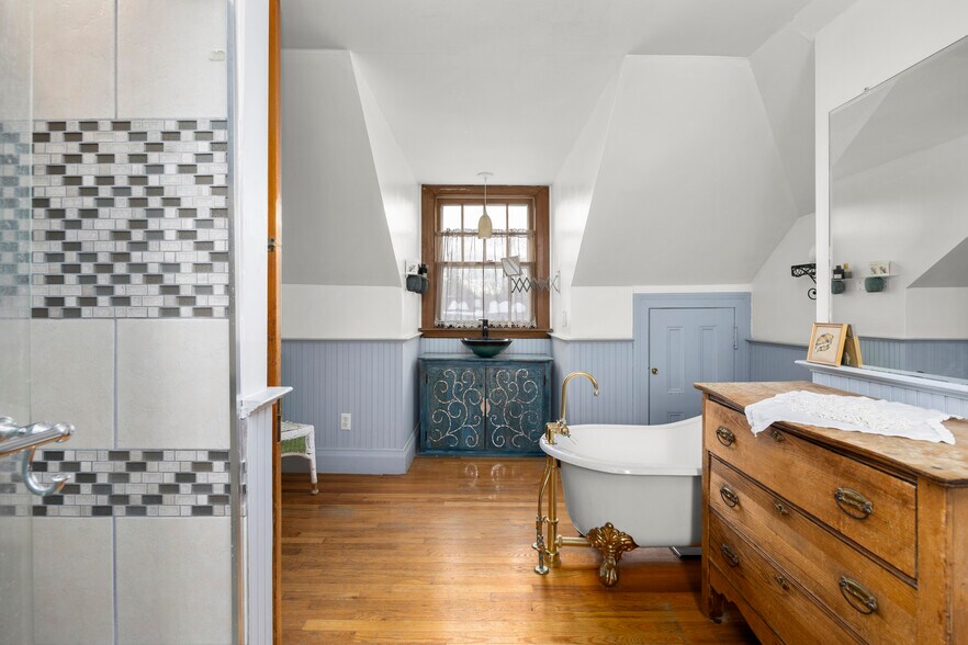 More Photos Of 3630 Main St, Stone Ridge Restaurant For Sale