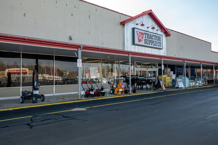 More Photos Of 780-820 Central St, Millinocket Storefront For Sale