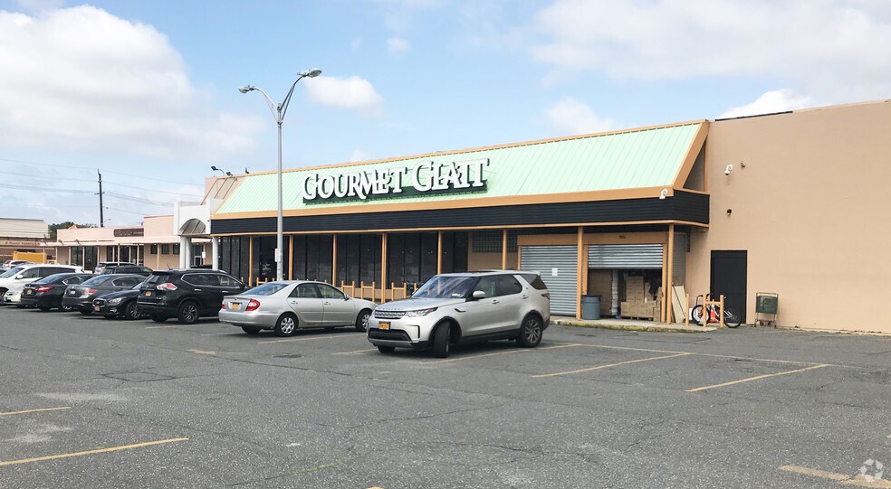 More Photos Of 1000-1030 Railroad Ave, Woodmere Storefront For Lease