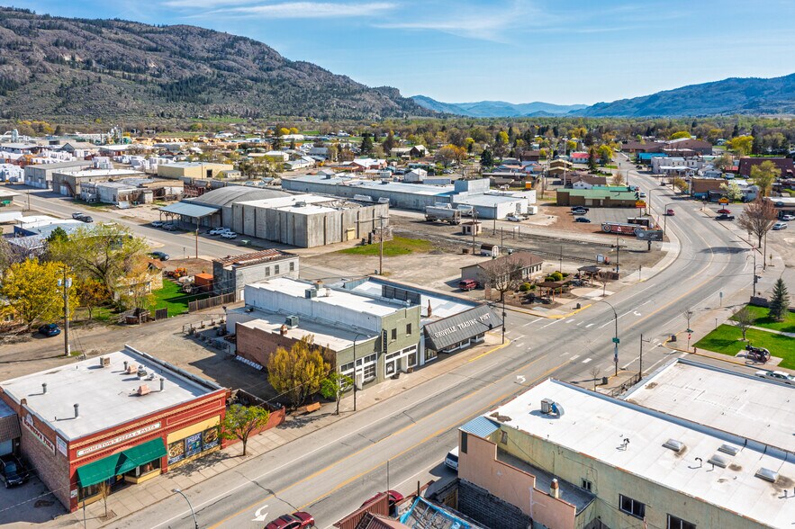 More Photos Of 1307 Main St, Oroville Bar For Sale
