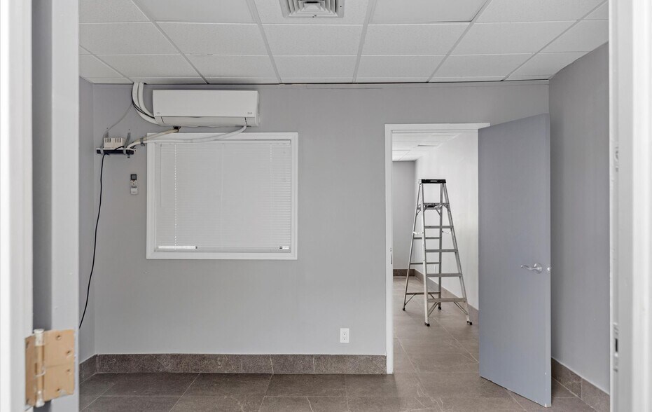 More Photos Of 37-39 Glen St, Glen Cove Office Residential For Sale