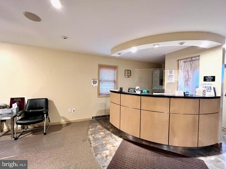 More Photos Of 10 Shady ln, Rockledge Flex For Sale