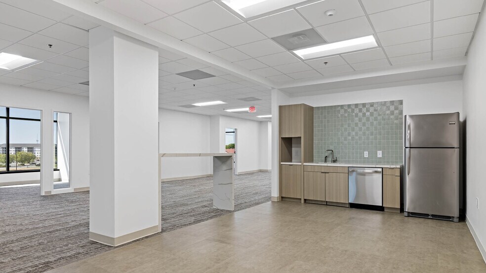 More Photos Of 8801 JM Keynes Dr, Charlotte Office For Lease