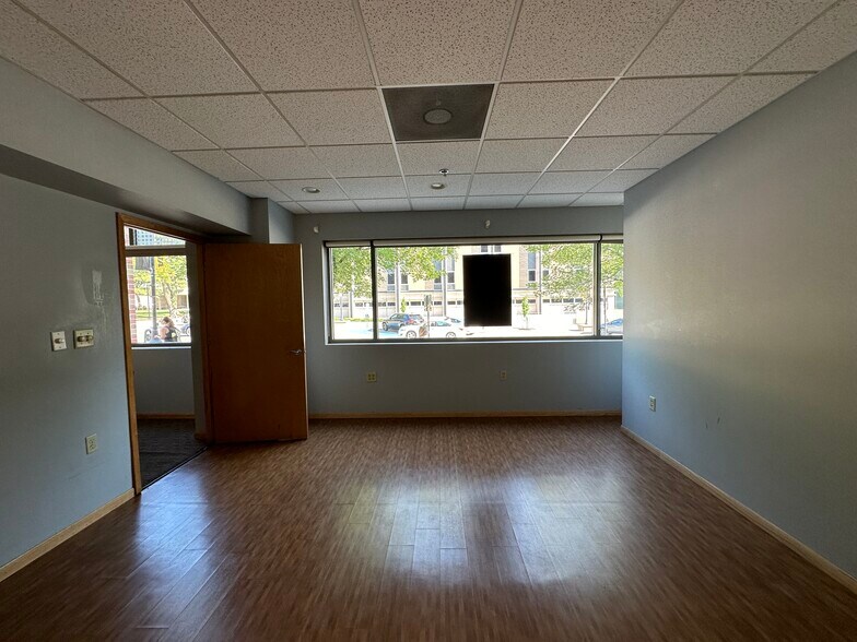 More Photos Of 4 S Linn St, Iowa City Office For Lease