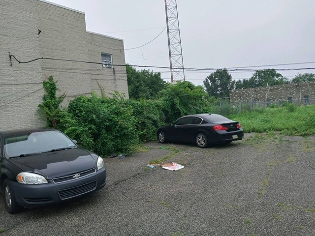 More Photos Of 100-102 W Gale St, Philadelphia Flex For Lease