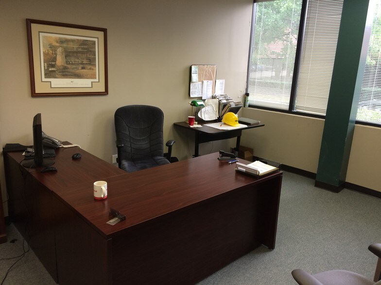 More Photos Of 4253 Piedmont Pky, Greensboro Office For Lease