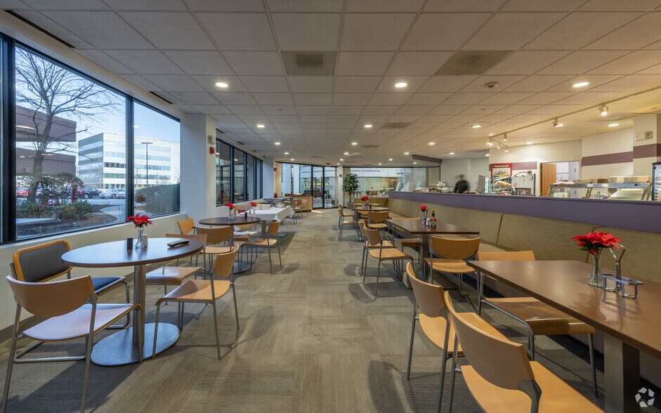 More Photos Of 101 Edgewater Dr, Wakefield Unknown For Lease