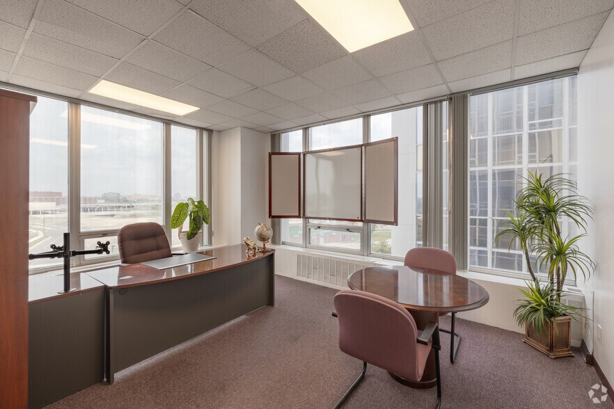 More Photos Of 15565 Northland Dr, Southfield Unknown For Sale