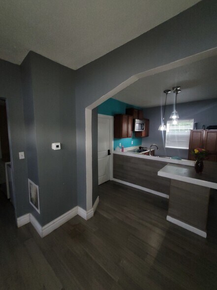 More Photos Of 2536 Indianapolis Ave, Indianapolis Apartments For Sale