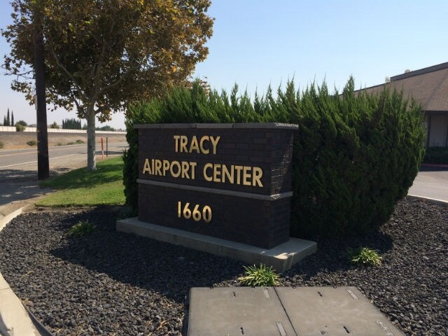 More Photos Of 1660 W Linne Rd, Tracy Office For Lease