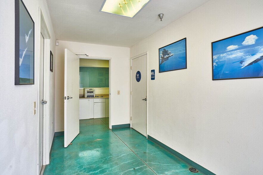 More Photos Of 590 S Grand Ave, San Jacinto Service For Sale