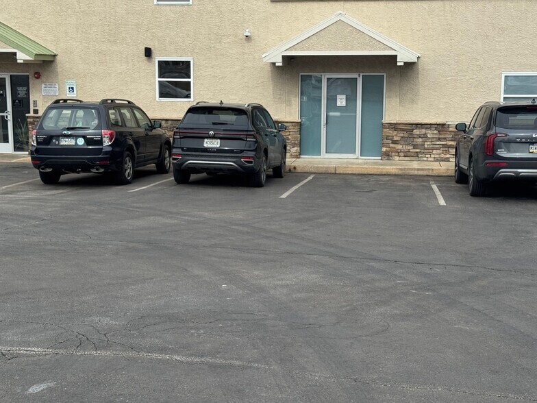 Primary Photo Of 249 Planebrook Rd, Malvern Showroom For Lease