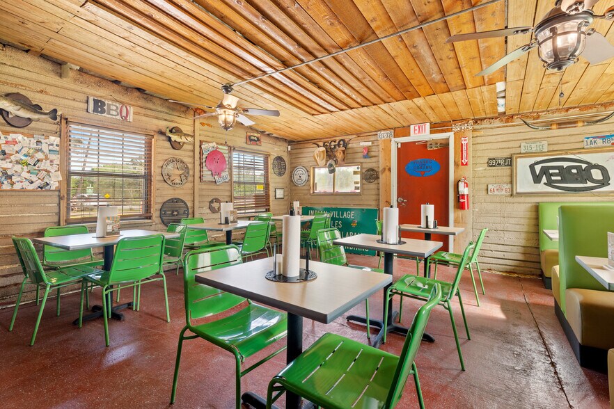 More Photos Of 12097 Fm 830 Rd, Willis Freestanding For Sale