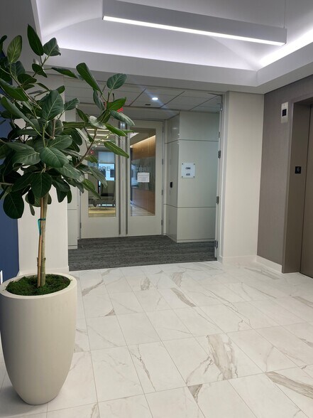More Photos Of 5100 Town Center Cir, Boca Raton Office For Lease