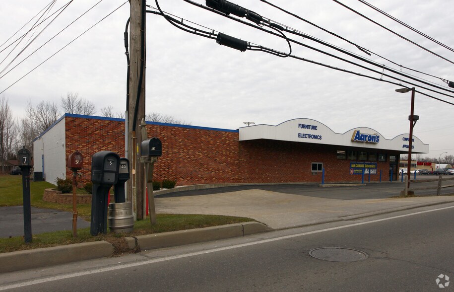 More Photos Of 44 Hadley Rd, Greenville Freestanding For Sale