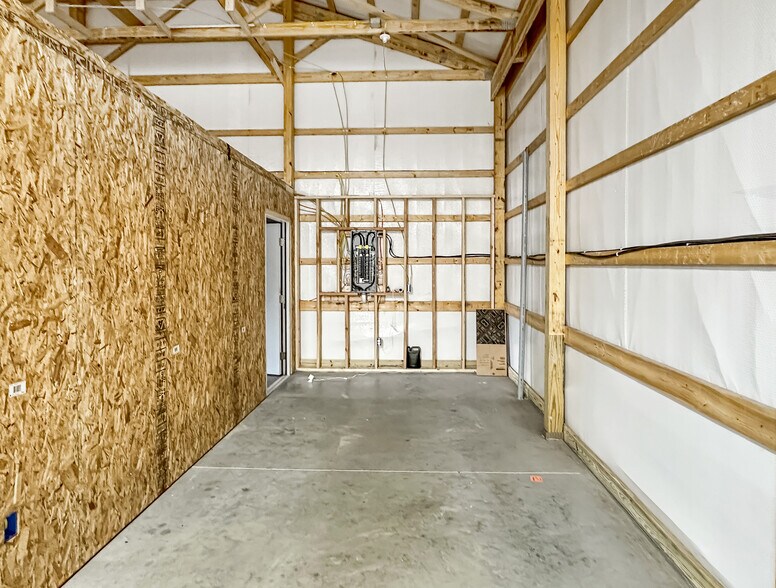 More Photos Of 2056 N 4th St, Terre Haute Warehouse For Sale