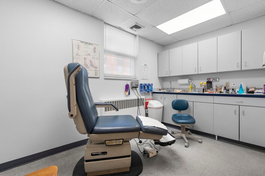 More Photos Of 385 Main St, West Haven Medical For Sale