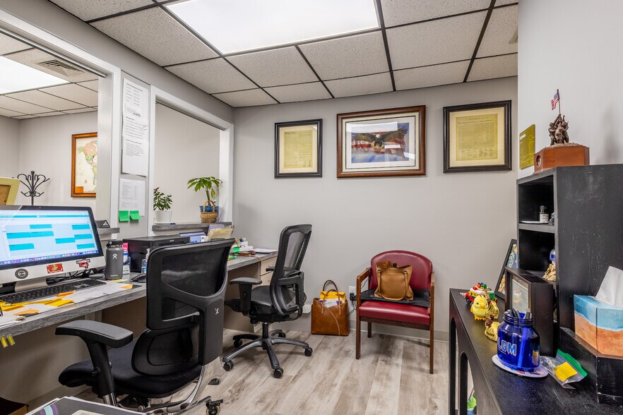 More Photos Of 189 Main Rd, Riverhead Medical For Lease