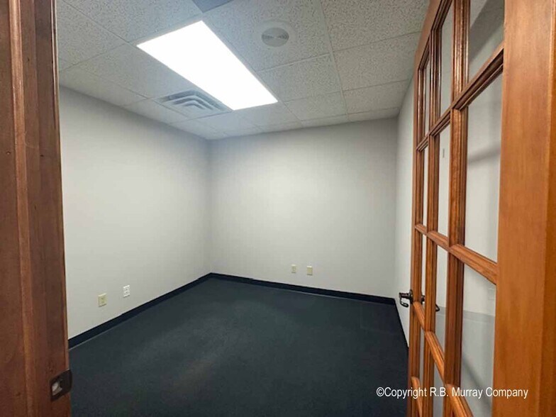 More Photos Of 840 E Primrose St, Springfield Office For Lease