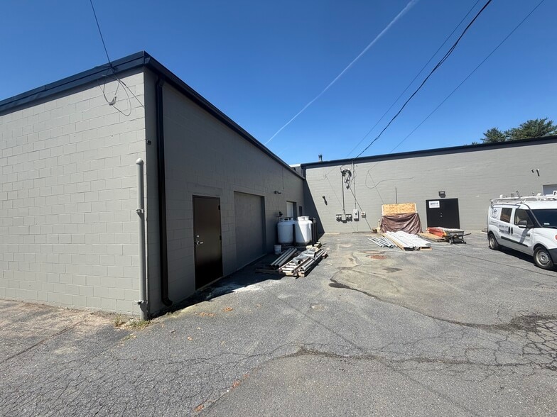 More Photos Of 671 Great Rd, Littleton Storefront Retail Office For Sale