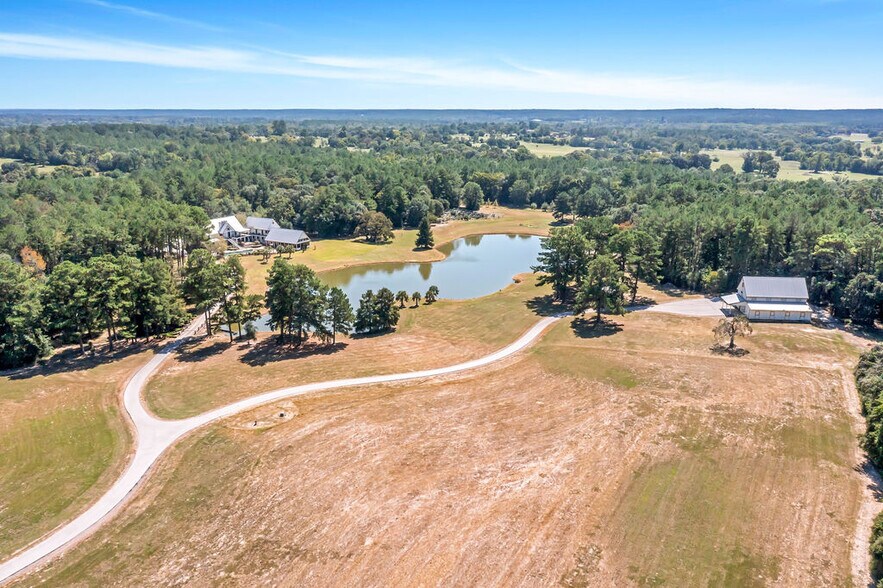 More Photos Of 43 Pool Rd, Richards Specialty For Sale