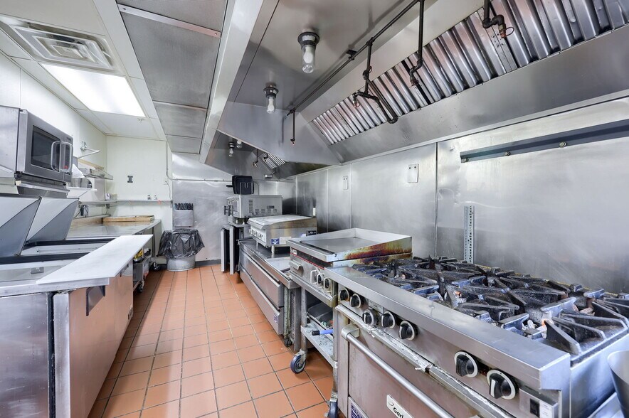 More Photos Of 3610 Newport rd, Intercourse Specialty For Lease