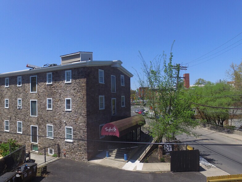 More Photos Of 200-204 W Marshall St, Norristown Restaurant For Lease