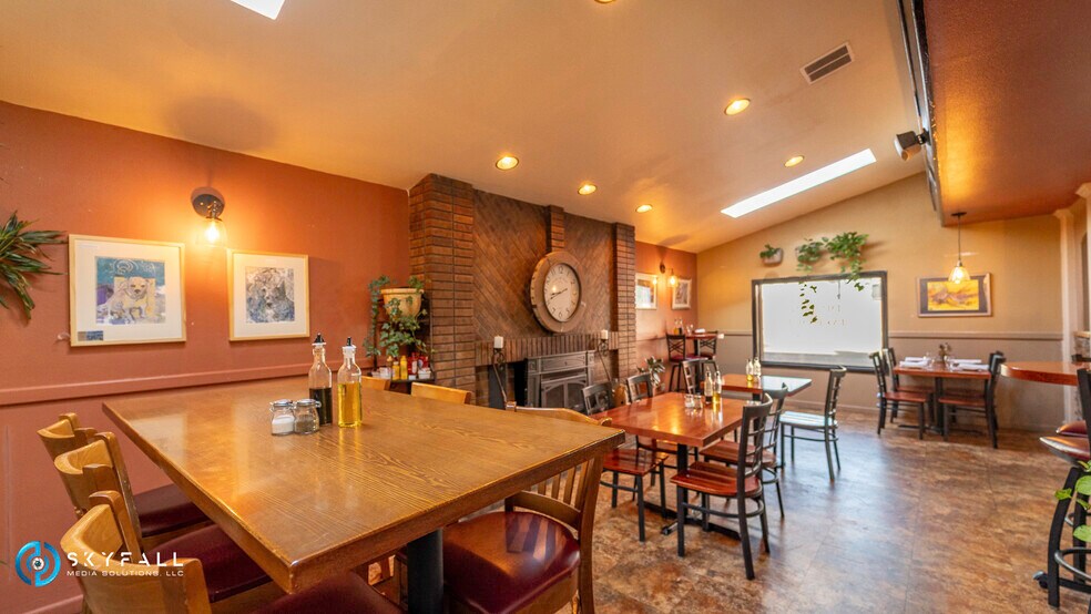 More Photos Of 351 Silver St, Elko Restaurant For Sale