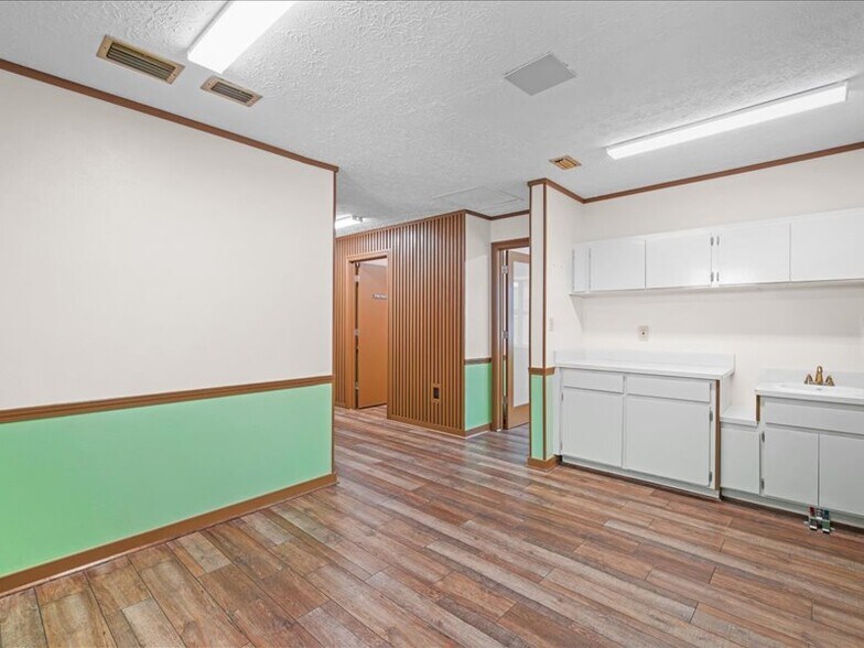 More Photos Of 1452 Bellaire Ln NE, Palm Bay Freestanding For Sale