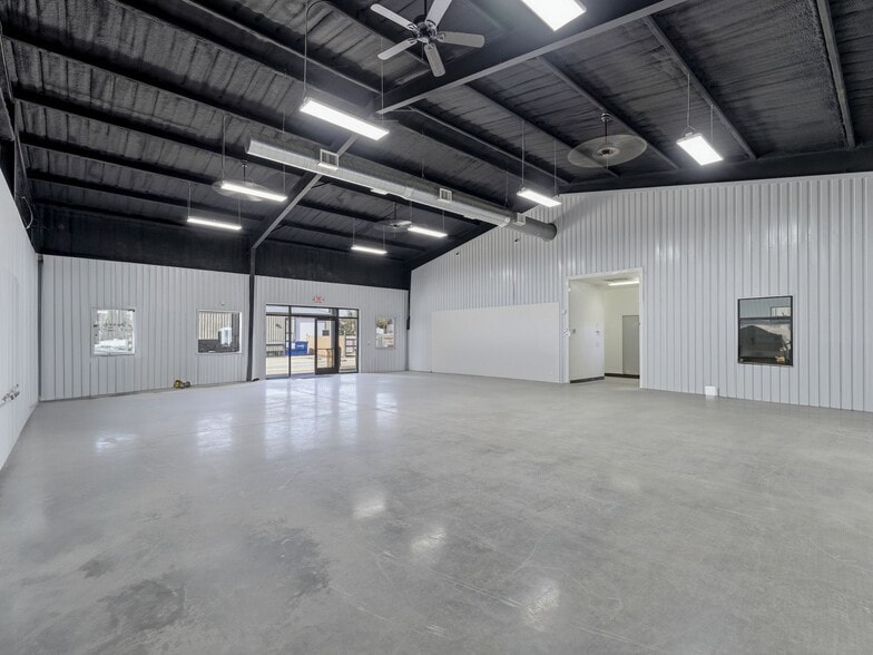 More Photos Of 1511 S Graham St, Stephenville General Retail For Sale