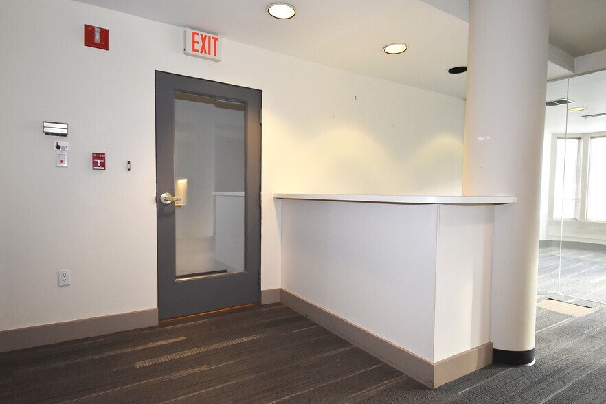 More Photos Of 227 Fort Pitt Blvd, Pittsburgh Loft Creative Space For Lease