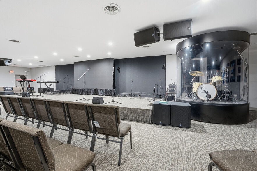 More Photos Of 342 SW Alsbury Blvd, Burleson Religious Facility For Sale