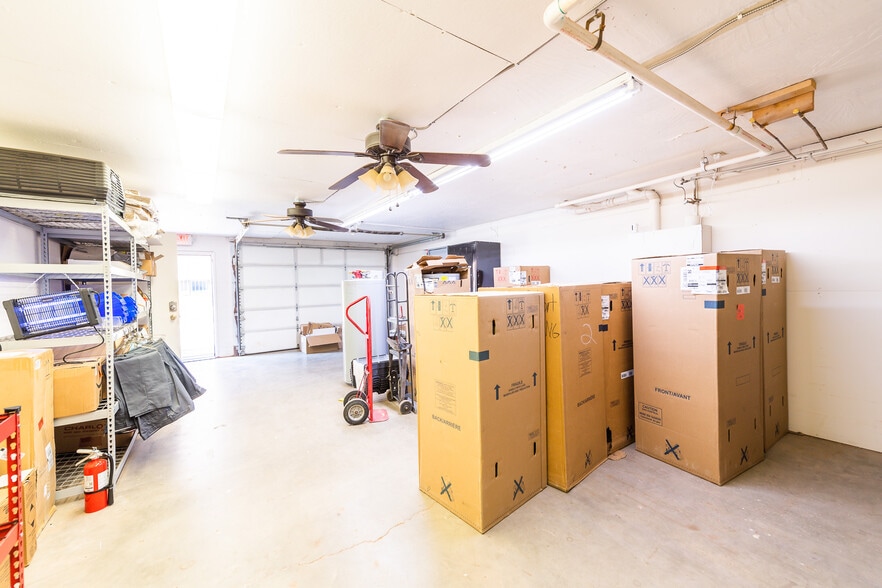 More Photos Of 50 Stutz Bearcat Dr, Sedona Specialty For Sale