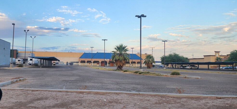 More Photos Of 2380 N Imperial Ave, Calexico Freestanding For Sale