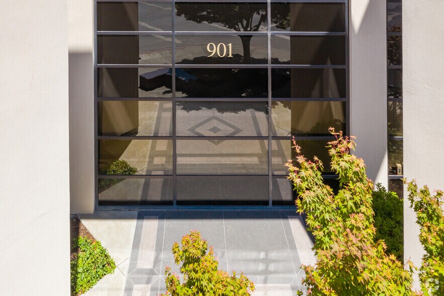 More Photos Of 901 Marshall St, Redwood City Office For Lease