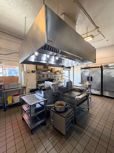 More Photos Of 2301-2309 Main St, Santa Monica Storefront Retail Office For Lease