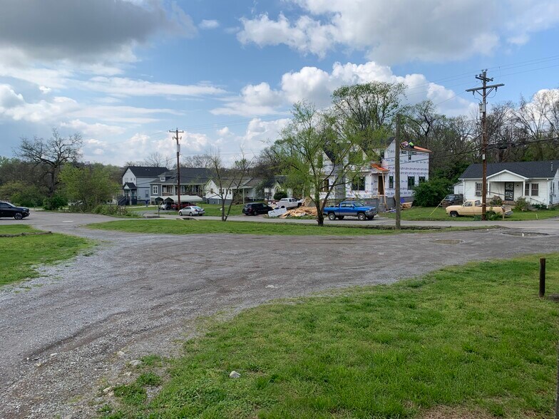 More Photos Of 2208 Dickerson Pike, Nashville Warehouse For Lease