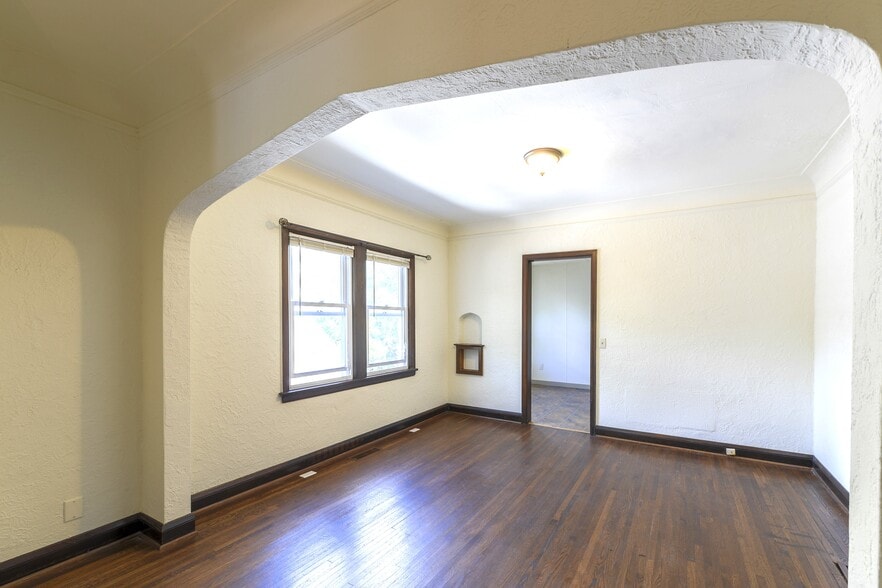 More Photos Of 3845 Chicago Ave, Minneapolis Apartments For Sale